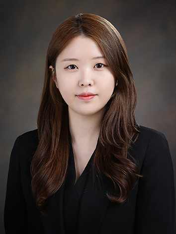 변호사 : 김유진
